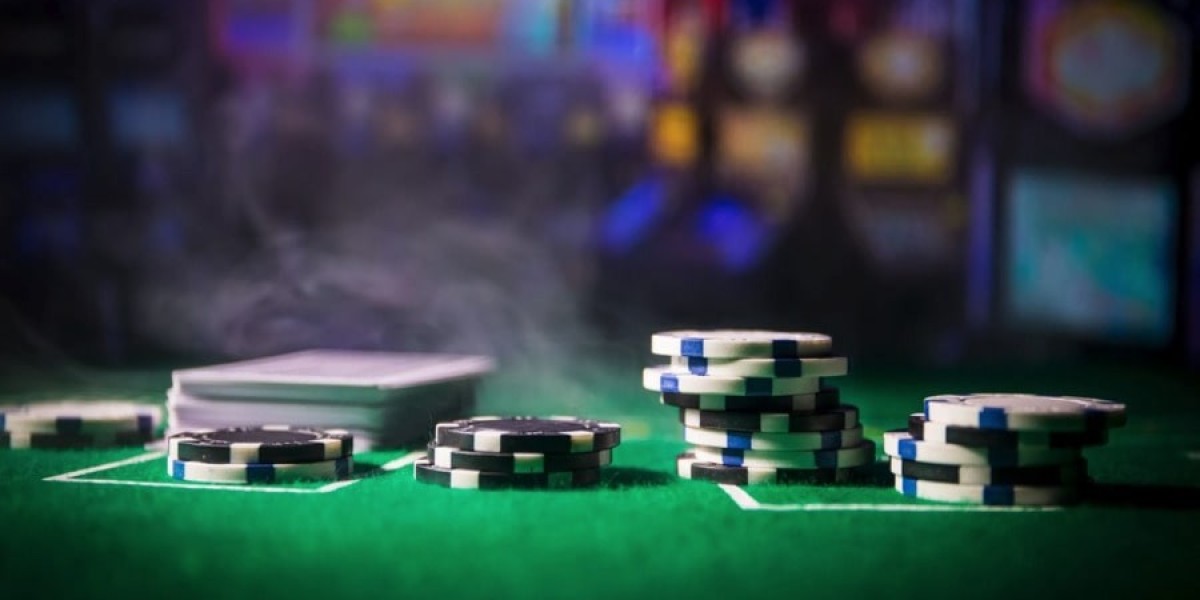 Rolling the Dice Online: The Ultimate Guide to Casino Sites' Lure and Lore