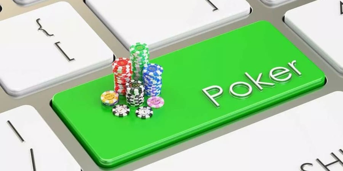 Rolling the Dice in Cyberspace: The Allure of Online Casino Sites